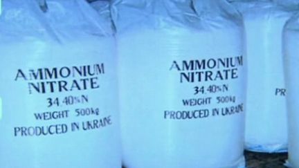 L'origine des explosions au Liban vient d'un stock de nitrate d'ammonium. En France, il existe plus de 100 stocks de ce produit. Faut-il craindre qu'un pareil drame se reproduise ?&nbsp; (FRANCE 2)