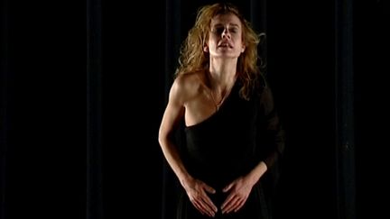 Sandrine Bonnaire sur la scène de la Comédie de Valence
 (France 3 / Culturebox)