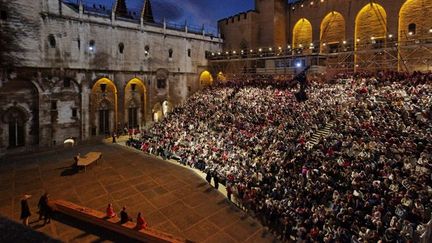 La Cour du Palais des Papes
 (Christian Raynaud de Lage)