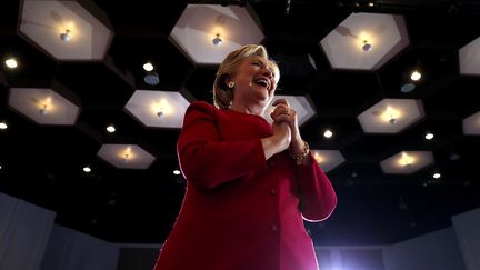 Hillary Clinton&nbsp;lors d'un meeting à Coconut Creek, en Floride, le 25 octobre 2016. (JUSTIN SULLIVAN / GETTY IMAGES NORTH AMERICA)