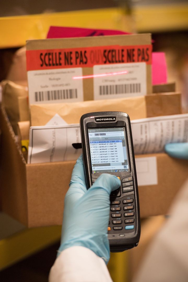 Photo de scellés au Pôle judiciaire de la gendarmerie nationale. (GENDARMERIE NATIONALE)