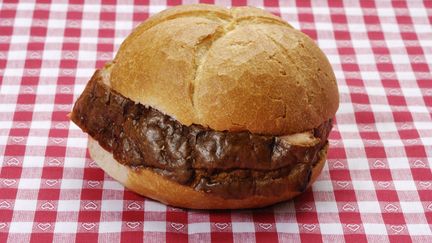 Le burger est devenu pour la première fois en 2017 le sandwich préféré des Français à la place du jambon-beurre. (MAXPPP)