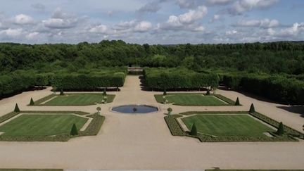 Les statues devraient retrouver rapidement le Château de Versailles. (FRANCEINFO)