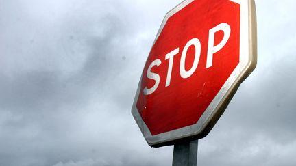 Il n'existe qu'un seul panneau Stop &agrave; Paris, a pr&eacute;cis&eacute; la pr&eacute;fecture de police dans son hebdomadaire.&nbsp; (PIERRE HECKLER / MAXPPP)