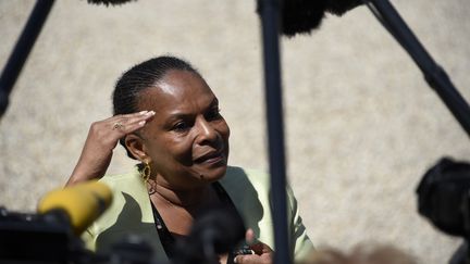 Christiane Taubira, alors ministre de la Justice, dans la cour de l'Elysée, en juillet 2015. (ALAIN JOCARD / AFP)