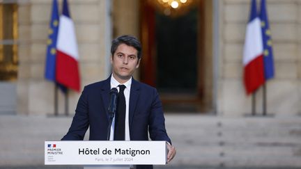 Le Premier ministre Gabriel Attal a présenté lundi sa démission au président, qui l'a déclinée. Il reste en fonction jusqu'à nouvel ordre. (LUDOVIC MARIN / AFP)