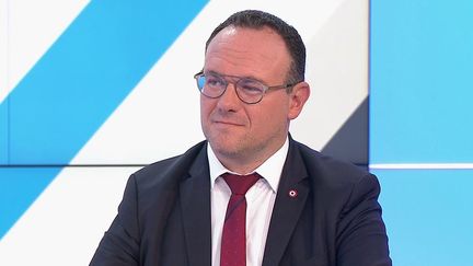 Crise des sous-marins : Damien Abad demande à ce qu'on "apporte des réponses aux Français"