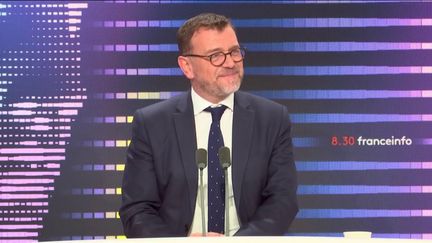 Olivier Klein, ministre délégué chargé de la Ville et du Logement était l'invité du "8h30&nbsp;franceinfo" du mardi 29 novembre 2022. (FRANCEINFO / RADIOFRANCE)