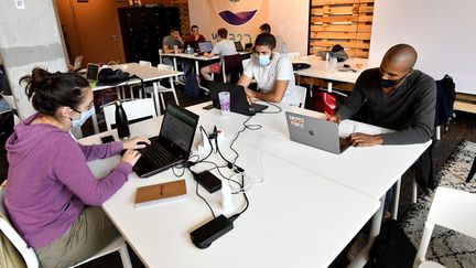 Un espace de coworking installé à Nantes (Loire-Atlantique) (MARC ROGER / MAXPPP)