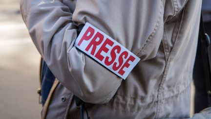 Un journaliste lors d'une manifestation à Paris, le 15 évrier 2019. (RICCARDO MILANI / HANS LUCAS / AFP)