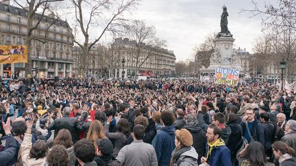 Des centaines de manifestants du mouvement Nuit debout, sur la place de la République, à Paris, le 3 avril 2016. (DIDIER LABASTE / CITIZENSIDE / AFP)