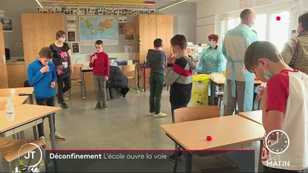 Des élèves dans une classe. (France 2)