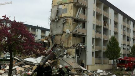 L'immeuble de Reims (Marne), souffl&eacute; par une explosion le 28 avril 2013. (YANN GONON / FRANCE 3 CHAMPAGNE - ARDENNE)