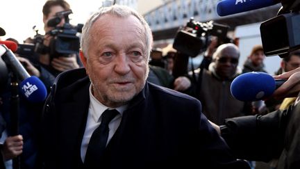 Le président de l'OL Jean-Michel Aulas à son arrivée au siège de la FFF mercredi 11 janvier.&nbsp; (THOMAS SAMSON / AFP)