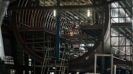 Le chantier du premier&nbsp;sous-marin conventionnel brésilien, construit en partenariat avec la France, à Itaguai (Brésil), le 7 avril 2017. (YASUYOSHI CHIBA / AFP)