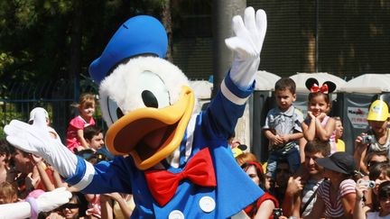 A partir du 3 f&eacute;vrier 2012, les salari&eacute;s am&eacute;ricains de Disney pourront se permettre d'arborer tout type de barbe, moustache ou autre duvet facial. (TAIS LAPORTA / AFP)