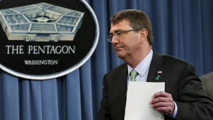 Le secr&eacute;taire &agrave; la D&eacute;fense am&eacute;ricain, Ash Carter, termine une conf&eacute;rence de presse au Pentagone, &agrave; Washington (Etats-Unis), le 1er mai 2015. (YURI GRIPAS / REUTERS)