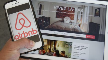 Airbnb est une plateforme communautaire de location de logements de particuliers. (MAXPPP)