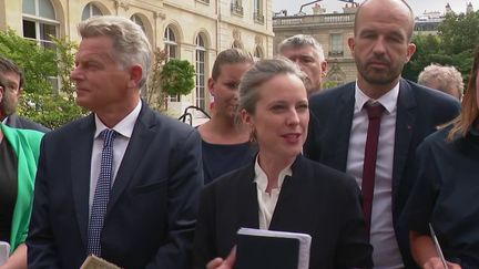 Les représentants du NFP ont rencontré le président, vendredi 23 août au matin. Lucie Castets, leur candidate, se tient prête pour Matignon, tandis que d'autres noms circulent. (France 2)