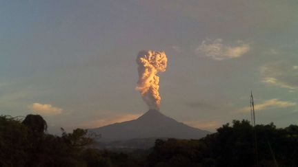 Le volcan mexicain Colima redouble d'activité