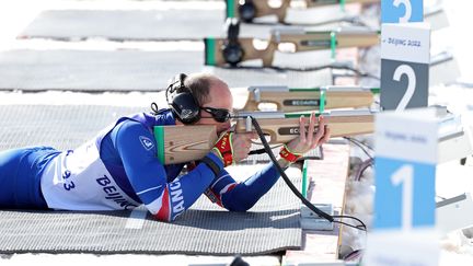 Course particulièrement difficile pour Anthony Chalençon sur le 10 km du biathlon dans la catégorie déficient visuel. Auteur de 12 fautes, le Français n'a malheureusement pas eu l'occasion de viser un podium. Le retard accumulé (+9'00''07) le place à la neuvième position du classement, juste devant le Polonais Pawel Gil (+11'31''01). L'épreuve a été remportée par l'Ukrainien Vitaliy Lukianenko.