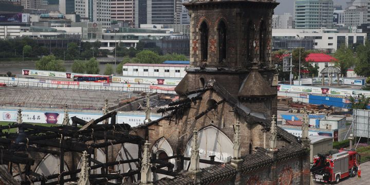 La cathédrale Jiangbei en Chine ravagée par un incendie, juillet 2014
 (JIA DONGLIU / IMAGINECHINA)