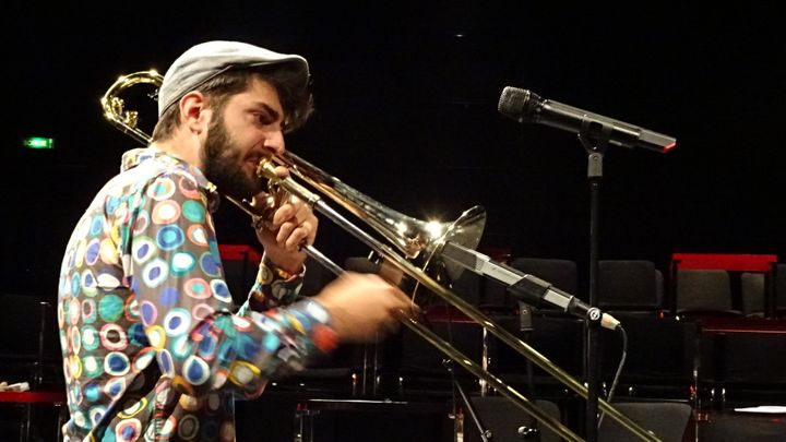 Robinson Khoury du groupe Uptake en concert à l'Amphi-Opéra de Lyon
 (V.Dalmaz)