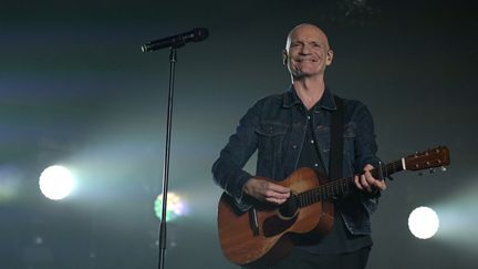 Le chanteur Gaëtan Roussel au Printemps de Bourges, le 19 avril 2022.&nbsp; (GUILLAUME SOUVANT / AFP)