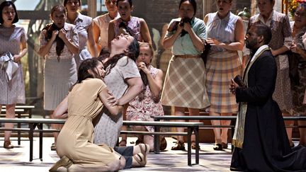 Hélène Guilmette, Sylvie-Brunet Grupposo et Loïc Félix
 (Jean-Louis Fernadez)