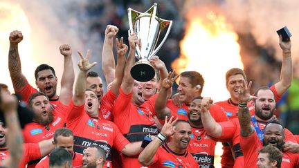 Le 2 mai 2015, le RCT remporte pour la troisième année consécutive la Coupe d'Europe, en battant Clermont (24-18) à Twickenham dans la dernière finale opposant deux clubs français en finale. (GLYN KIRK / AFP)