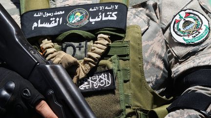 Un combattant de la brigade Ezzedine al-Qassam, la branche armée du Hamas, le 10 août 2024 au Liban. (MAHMOUD ZAYYAT / AFP)