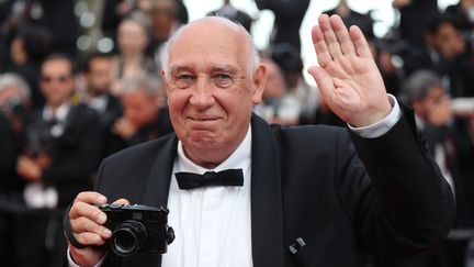 Raymond Depardon le 23 mai 2017 lors de la soirée consacrée au 70e anniversaire du Festival de Cannes. (VALERY HACHE / AFP)