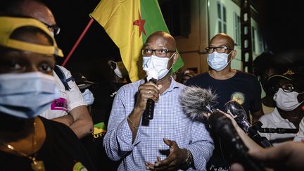 Le député de Guyane Gabriel Serville lors d'une réunion publique à Cayenne, le 22 juillet 2020. (JODY AMIET / AFP)