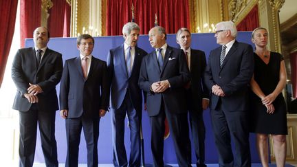 Des ministres des Affaires &eacute;trang&egrave;res r&eacute;unis au Quai d'Orsay, &agrave; Paris, pour &eacute;voquer la situation &agrave; Gaza, samedi 26 juillet 2014. (CHARLES DHARAPAK / AFP)