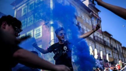 Des supporters de Manchester City, le 28 mai 2021 à Porto au Portgual.&nbsp; (PATRICIA DE MELO MOREIRA / AFP)