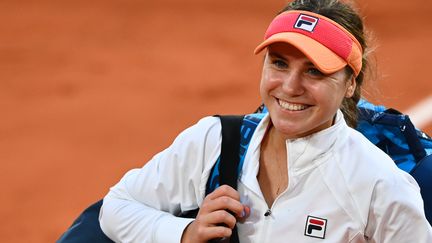 La joie de Sofia Kenin après sa qualification pour sa première finale à Roland-Garros.  (ANNE-CHRISTINE POUJOULAT / AFP)