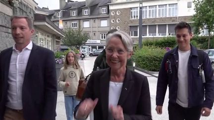 De nombreuses personnalités politiques ont brigué un siège de député lors de ce scrutin des législatives. Si François Hollande en Corrèze, Gabriel Attal dans les Hauts-de-Seine ou encore Gérald Darmanin dans le Nord ont été élus, les macronistes Olivier Véran et Stanislas Guérini n'ont pas connu le même succès.