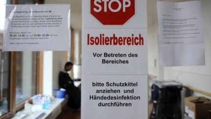 Une clinique universitaire de Hambourg où sont soignés des patients contaminés par la bactérie Eceh (8 juin 2011) (AFP / Fabian Bimmer)