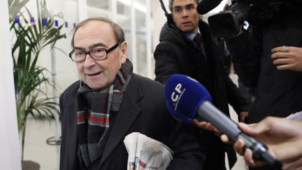 Patrice G&eacute;lard, le pr&eacute;sident de la Commission de contr&ocirc;le du scrutin de l'UMP, lors de son arriv&eacute;e au si&egrave;ge du parti,&nbsp;&agrave; Paris, le 19 novembre 2012. (KENZO TRIBOUILLARD / AFP)