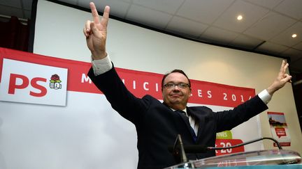 Le candidat PS &agrave; Marseille, Patrick Mennucci, le 20 octobre 2013 &agrave; la f&eacute;d&eacute;ration des Bouches-du-Rh&ocirc;ne. (ANNE-CHRISTINE POUJOULAT / AFP)