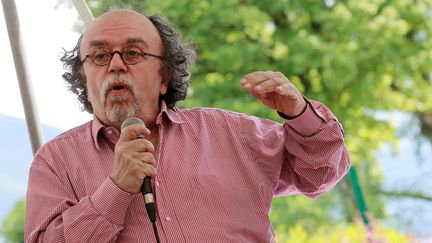 Jean-Michel Ribes, dramaturge et directeur du Théâtre du Rond-Point à Paris, à la 5e Fête du Livre à Talloires en mai 2015. (NORBERT FALCO / LE DAUPHINE / MAXPPP)