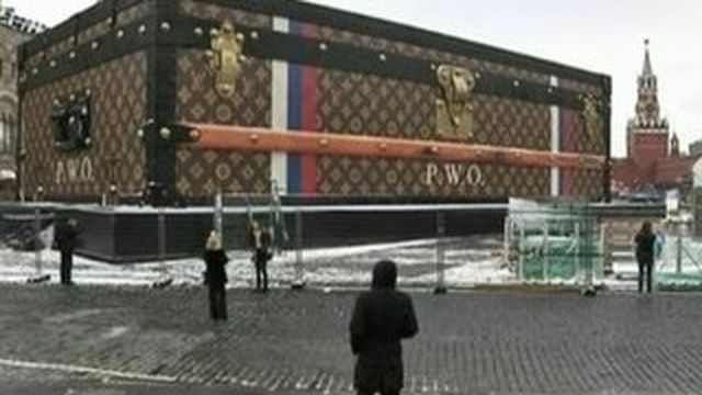 Russie : la malle Louis Vuitton devra quitter la place Rouge