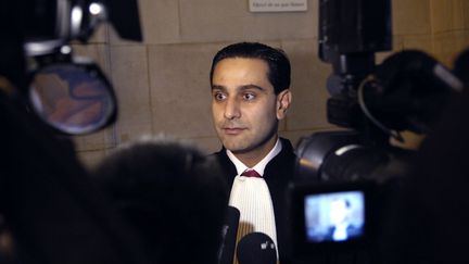 L'enseignant et avocat Elie Hatem, le 6 juin 2007, au tribunal de Paris, lors du procès de son client, le mercenaire Bob Denard. (STEPHANE DE SAKUTIN / AFP)