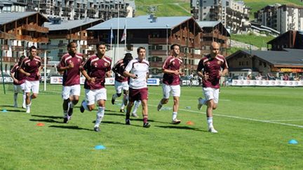 A la tête du footing, Cris emmène un groupe lyonnais dont Jimmy Briand est la seule nouvelle tête. (JEAN-PIERRE CLATOT / AFP)