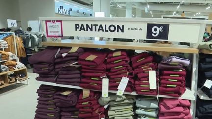 Inflation : des enseignes de vêtements bloquent les prix