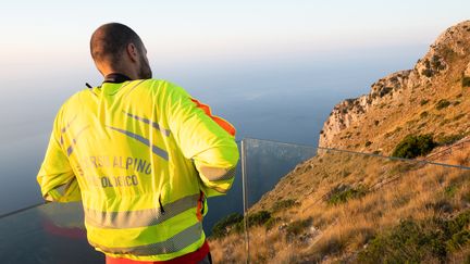 Un secouriste italien le jour de la découverte du corps de Simon Gautier, le 19 août 2019.&nbsp; (ELIANO IMPERATO / AFP)