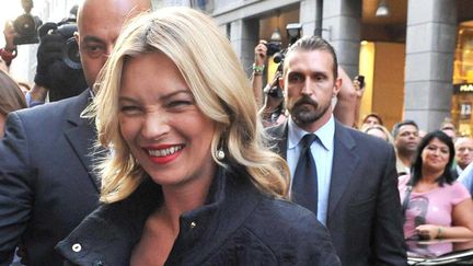 Note pour plus tard &agrave; Kate Moss : ne jamais sourire. Vraiment. S&eacute;rieusement. (OLYCOM / SIPA)