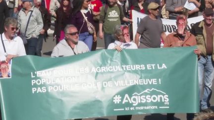 Pyrénées-Orientales : des manifestants se mobilisent contre le projet de golf de Villeneuve-de-la-Raho (Franceinfo)