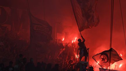 Devant le Vélodrome, des incidents avaient émaillés la soirée du dimanche 24 octobre. (NICOLAS TUCAT / AFP)