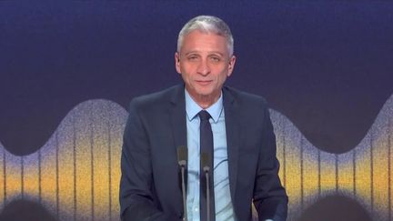 Jean-François Achilli&nbsp;présente les Informés, de 20h à 21h. (FRANCEINFO / RADIOFRANCE)